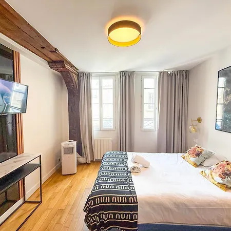 Apartment Urban Flat 176 - Charming 3 Bedroom In Montorgueil Paris